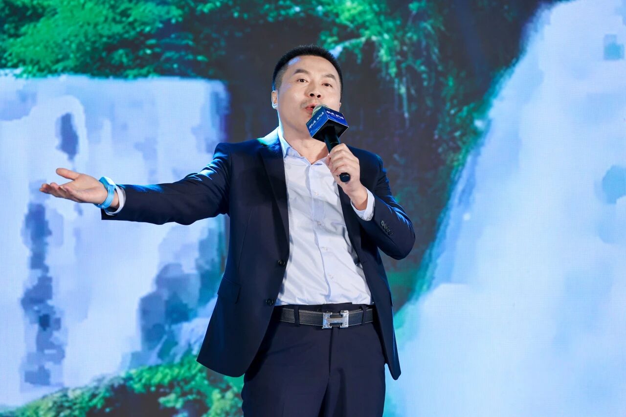 伟德体育 - 综合体育赛事平台|奥体中心相助同伴