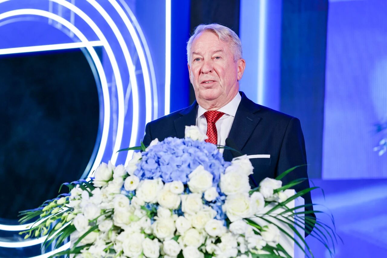 伟德体育 - 综合体育赛事平台|奥体中心相助同伴