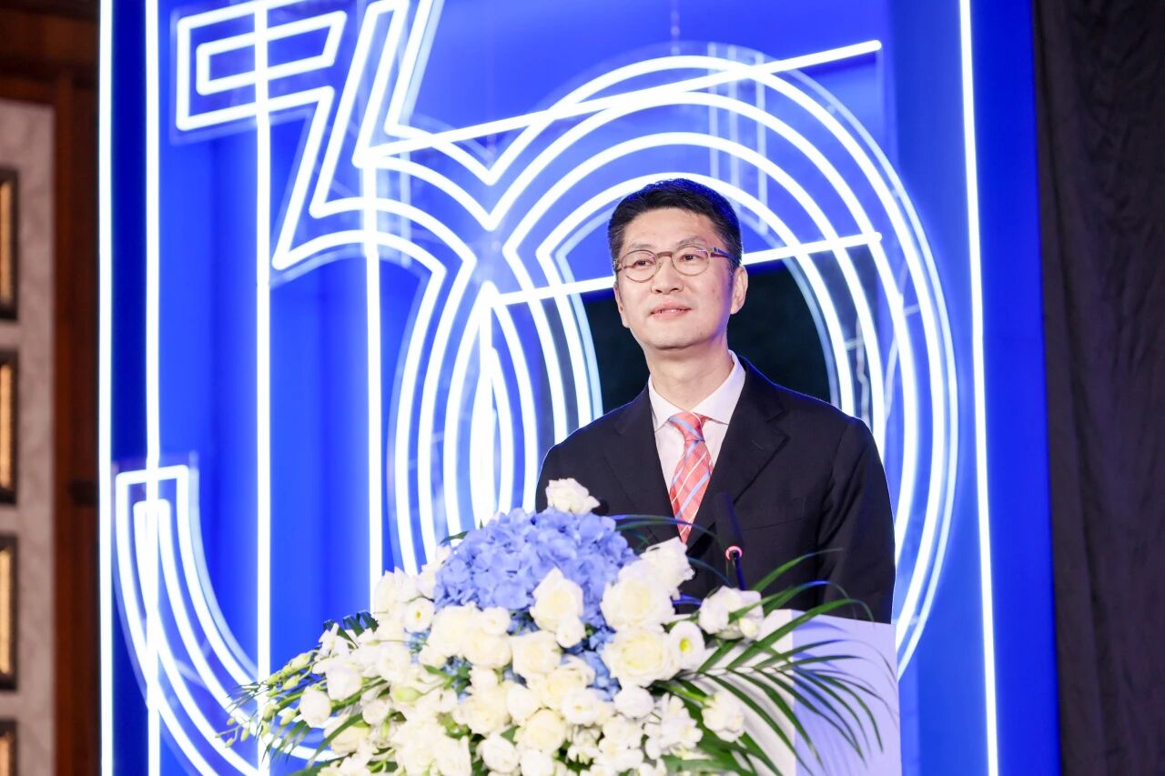 伟德体育 - 综合体育赛事平台|奥体中心相助同伴